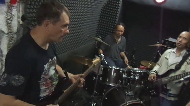 Как играть песню "Поставь эту песню" смотреть онлайн