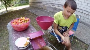 Томатный сок, соковыжималка для помидор