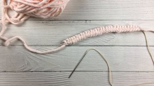 Вяжем плед для куклы из плюшевой пряжи  Детский мастер-класс по вязанию