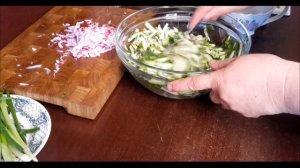 Салат из КАБАЧКОВ и ОГУРЦОВ. ЛЕТНИЙ ВИТАМИННЫЙ САЛАТ. Самый вкусный салат из сырых овощей