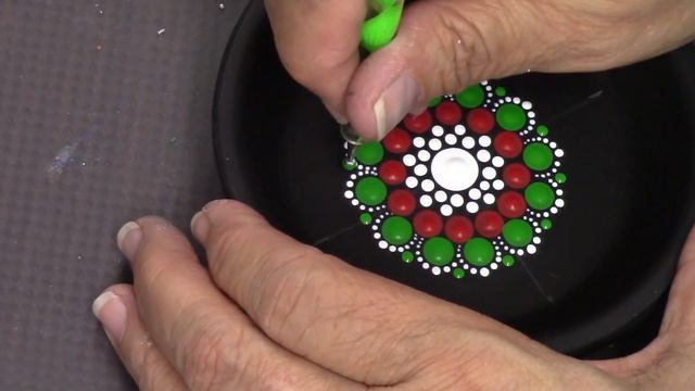 How to Paint Dot Mandala #024 Christmas in July Christmas Wreath Trinket Dish смотреть онлайн