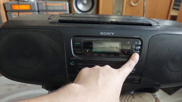 Sony CFD-380L vs ZS-D5 смотреть онлайн