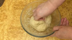Тесто для чебуреков на холодной воде. Очень простой рецепт. / Chebureks dough on cold water.