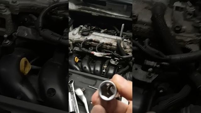 Замена свечей Тойота Королла E150 смотреть онлайн