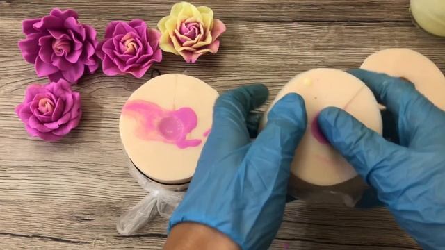 Заливаю новые формы. Розы от Танюшкины формы. Мыловарение. Soap. Заливка в 2 цвета смотреть онлайн