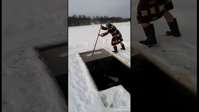 Моржуем в любую погоду !!! На улице -16° , а купаться хочется !!! смотреть онлайн