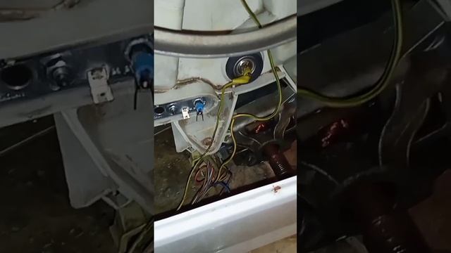 Замена ТЭНа (электронагревателя) в стиральной машине ZANUSSI Занусси. Ремонт стиральной машины. смотреть онлайн