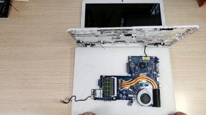 Ноутбук Toshiba Satellite C850 L850 не включается и не заряжается