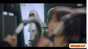 Логан Ли  преследует  её  Дорама  Пентхаус 2-сезон  8-серия