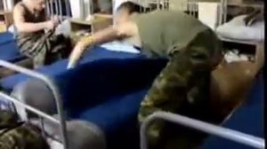 Заправлять кровать / АРМЕЙСКИЕ ТРАДИЦИИ