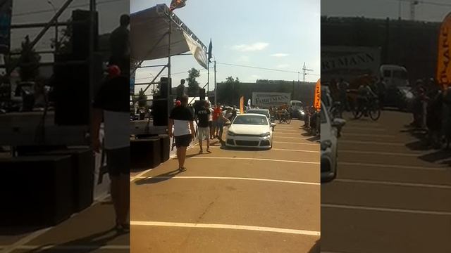 Сходка автозвука около трц.аксон.Громкие тачки#2 смотреть онлайн