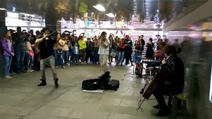 Главная тема из "Игры престолов".