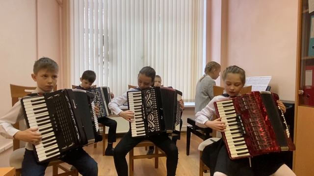 Ансамбль аккордеонистов. Руководитель Руссу Е.Ю. смотреть онлайн