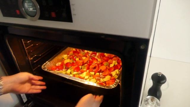 Самая вкусная кабачковая икра в духовке! Овощная закуска! Быстро и без всякой возни!