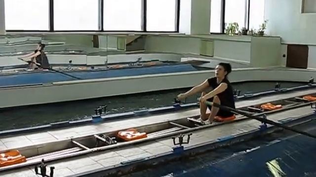 Дина Мигдал в гребном бассейне смотреть онлайн