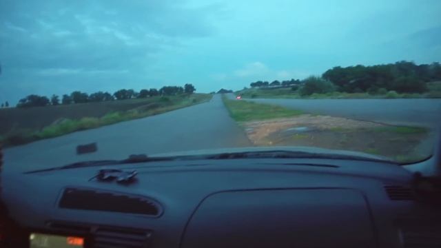 УЧУ МЛАДШЕГО БРАТА ВОДИТЬ МАШИНУ