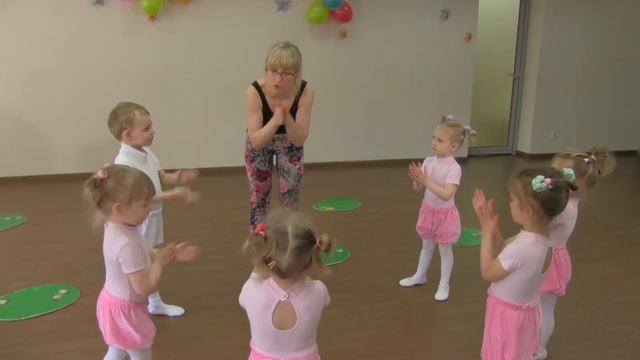 Авторская танцевальная программа для малышей 2-3 лет "Dance with me"