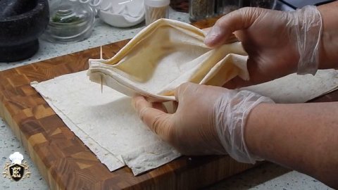 Ужин на скорую руку. Лодочки из лаваша и фарша