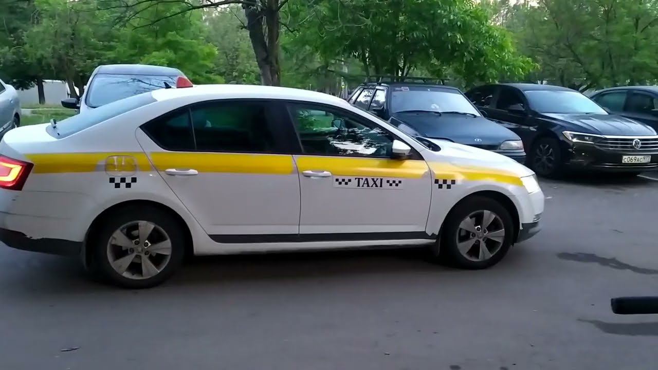 Шкода Октавия А7! Яндекс такси. Новый месяц, новые новости от Яндекса.