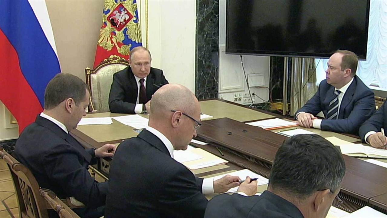 Основной темой совещания президента с правительством в Кремле стало развитие Крыма