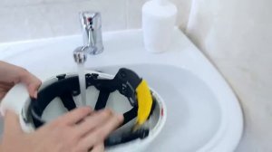 Грязь на каске -нужно её помыть!