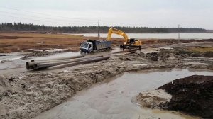 Побег воды с карты гидронамыва песка высотой более 35 метров