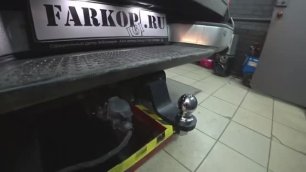 Установка фаркопа на Volkswagen Amarok с подключение электрики ТСУ