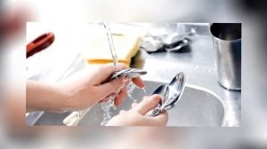 Она приложила ГОРЯЧУЮ ЛОЖКУ к руке и КОМАРИНЫЙ УКУС ИСЧЕЗ мгновенно!