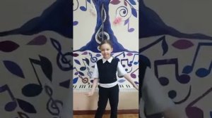 Исполняет Ксения Назарова. Песня: С Днём учителя слова и музыка Н.Тананко