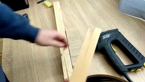 Электрический скобозабиватель vs ручной скобобив