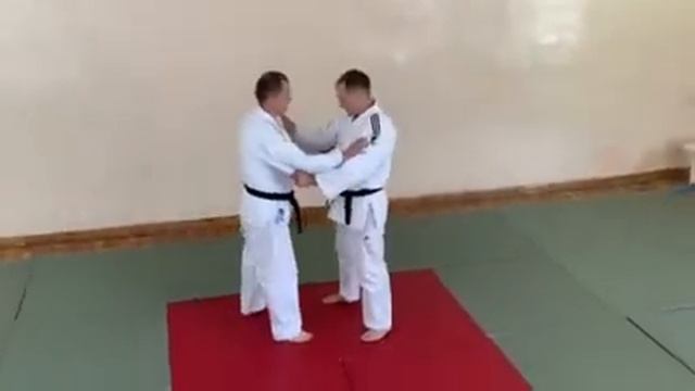 Зацеп изнутри под одноименную ногу (Дзюдо) смотреть онлайн