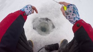 Ловля трофейного окуня на Байкале | Рыбалка в "Провале".