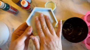 Работа с гипсом. Использую строительные колеры. Заливаю молд Шкатулка и поднос.