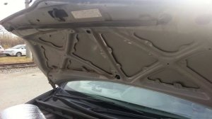 Как избавиться от намерзания льда на капоте. Тойота.