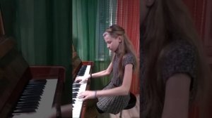 "Аллегретто" И.-Х.-Ф. Бах (Оливия Ка, 11 лет)