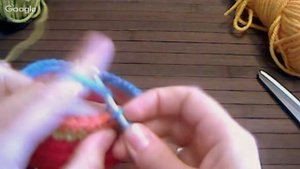 Вязание корзинки крючком из остатков пряжи. Столбики без накида