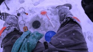 Ловим КРУПНОГО ЛЕЩА  ЗИМОЙ  на Мормышку !!! Эхолот помог найти ЕГО, а БАГОР вытащить.