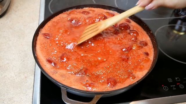 Как приготовить КЛУБНИЧНОЕ ВАРЕНЬЕ в сковороде. Цыганка готовит.