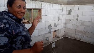 Курятник из газобетона . Залили бетонный пол .