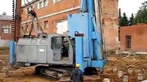 Вдавливание свай с применением лидерного бурения