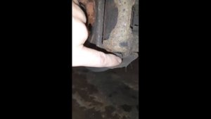 Fiat Punto 1. 1996 год 1,2л. Замена передних тормозных колодок.
