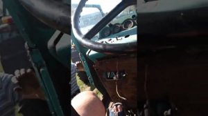 Заводим трактор с буксира.