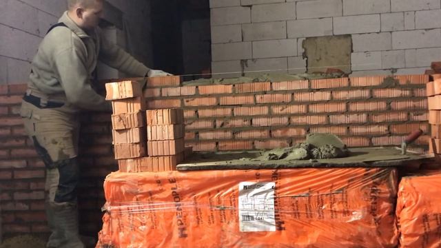 Приручаю кельму marshalltown. Черновая кладка кирпича. Кирпичная кладка стен.