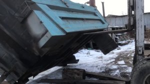 Снимаем кузов КАМАЗ , двигатель с донора .