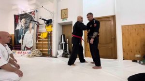 Удар «в поддых»