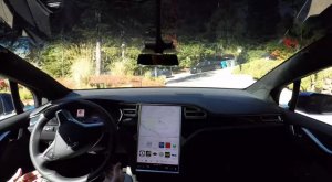  Tesla с автопилотом в сложной городской среде