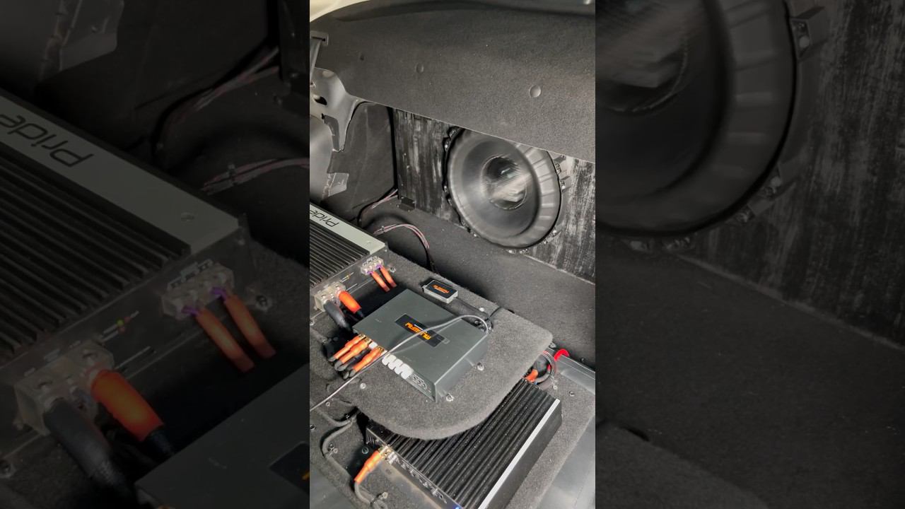 Мощный басс в Лада Веста #лада #lada #youtubeshorts смотреть онлайн