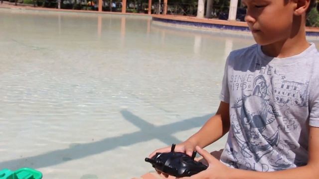 РАДИОУПРАВЛЯЕМЫЙ КАТЕР тянет лодки-игрушки. Сила Skytech H100 и плавучесть (Radio Controlled Boats)