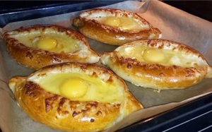 Хачапури по- аджарски - рецепт популярного пирога с сыром