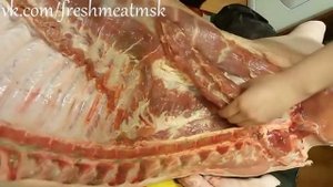 Вырезаем свиную вырезку. Свинина